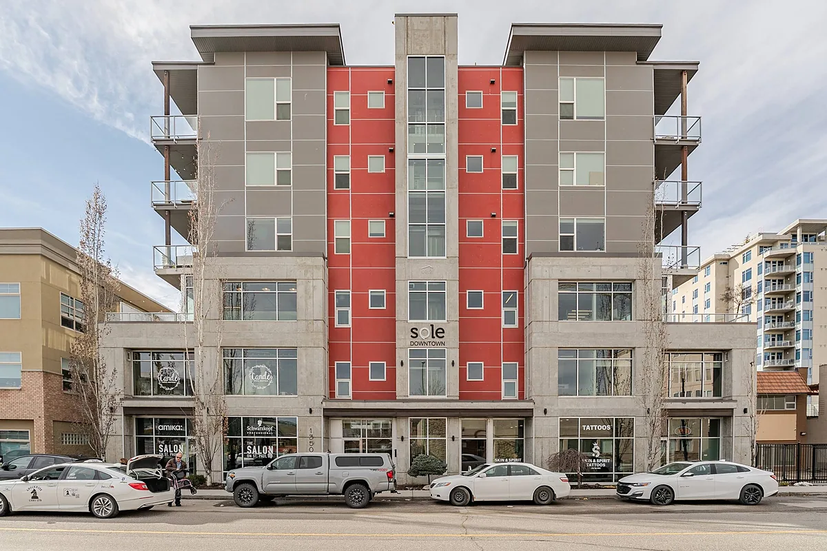 Mixed-use multifamily building with ground-floor retail